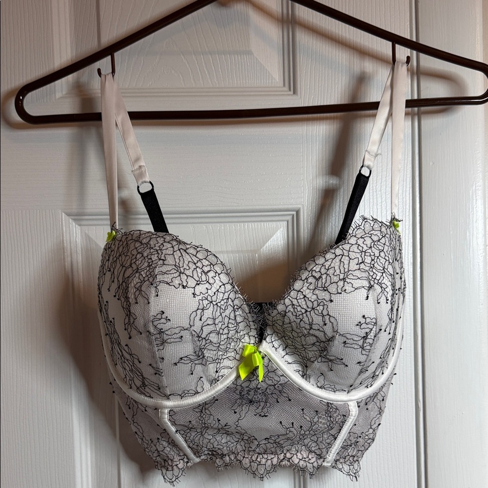 Victoria's Secret Lace Bra - White and Black